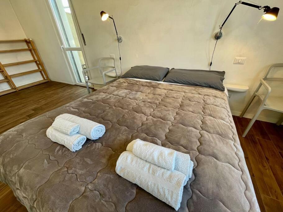 Bocconi And Navigli Apartment Milan Exterior photo